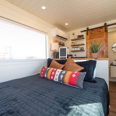 New The Buffalo-Shipping Container In Alpine Kültér fotó